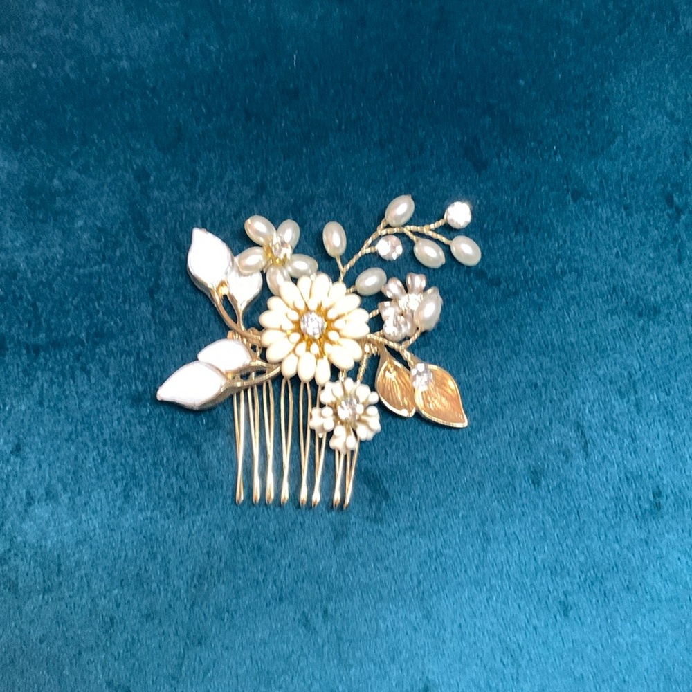 Garden Bridal Hair Comb in Gold with White Porcelain and Enamel details